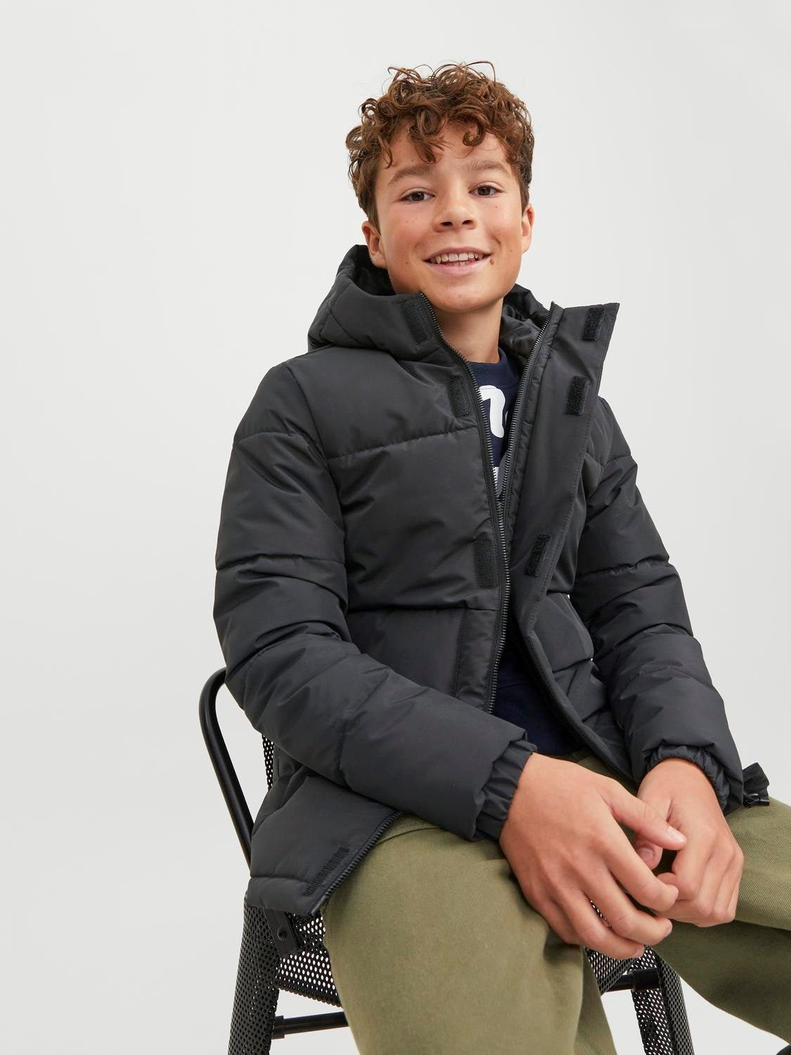JACK & JONES - CAPA JCOSPEED NEGRA