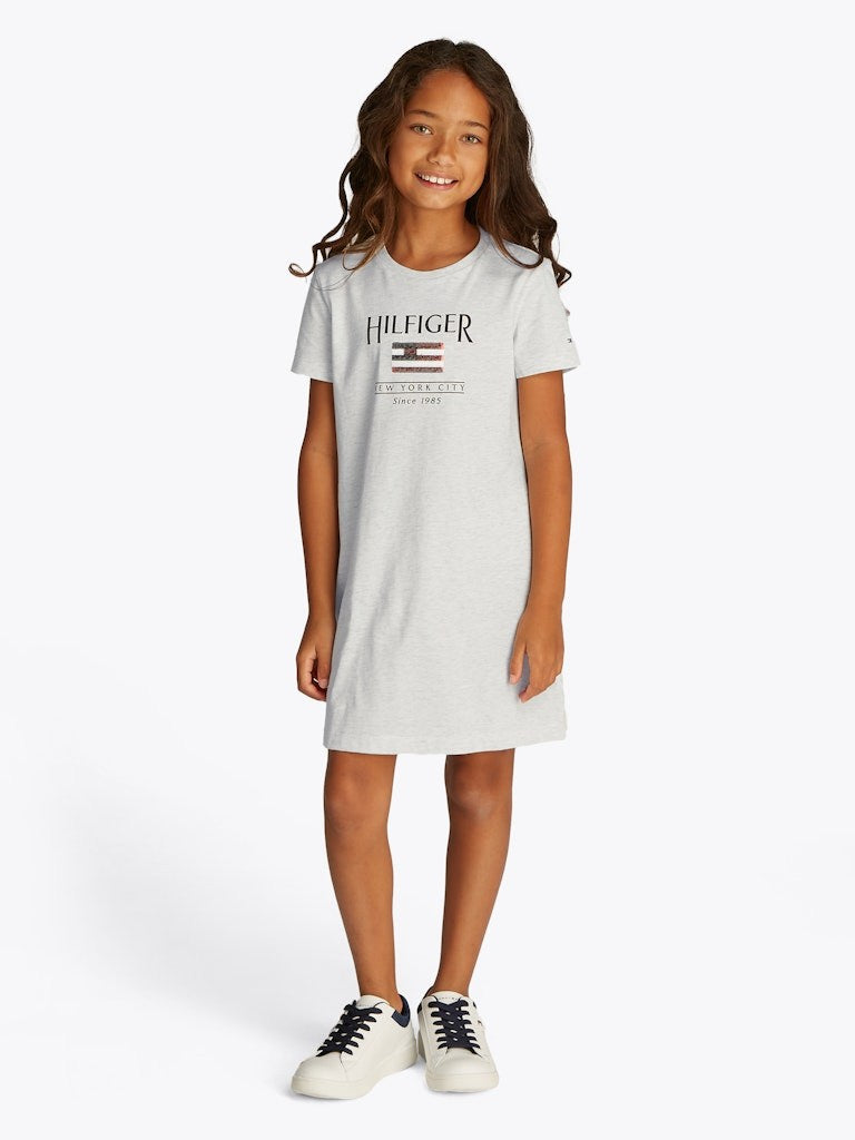 Tommy Hilfiger - Schneeweißkleid & Pinse Flagge