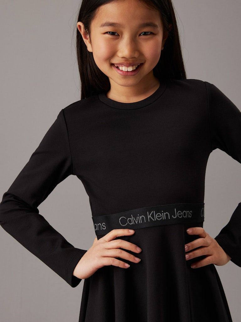 Calvin Klein - Robe noire Tape Punto