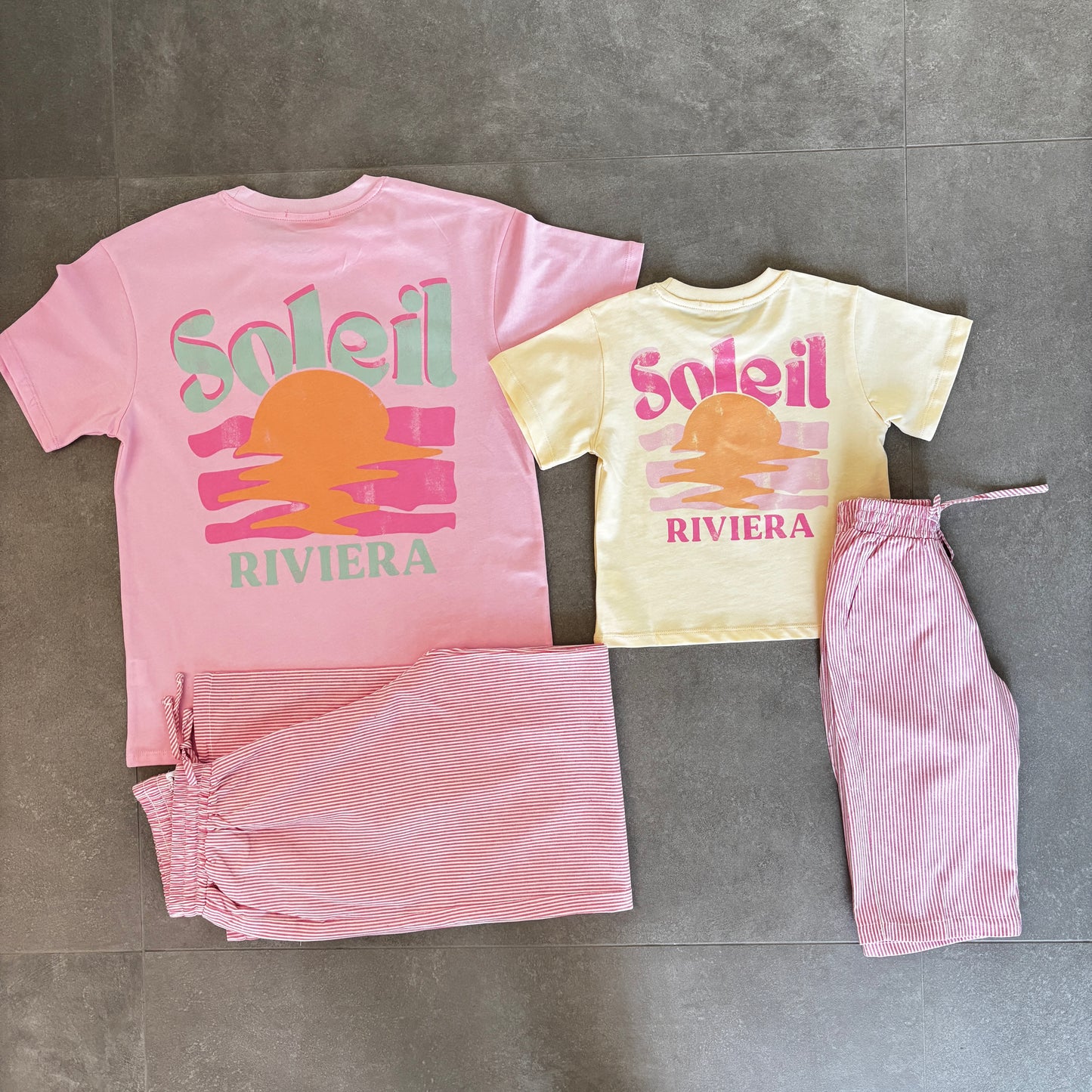 Mutter und Tochter – Rosa Hose