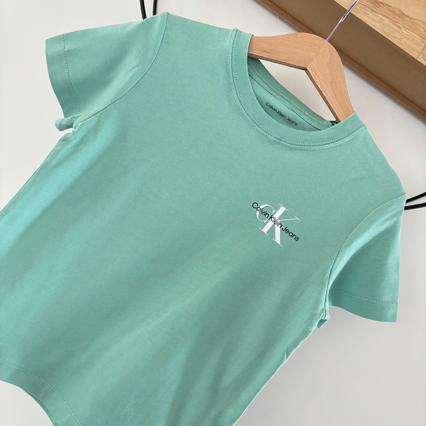 Calvin Klein - T -Sesión T Cosquelada Monograma mixto verde