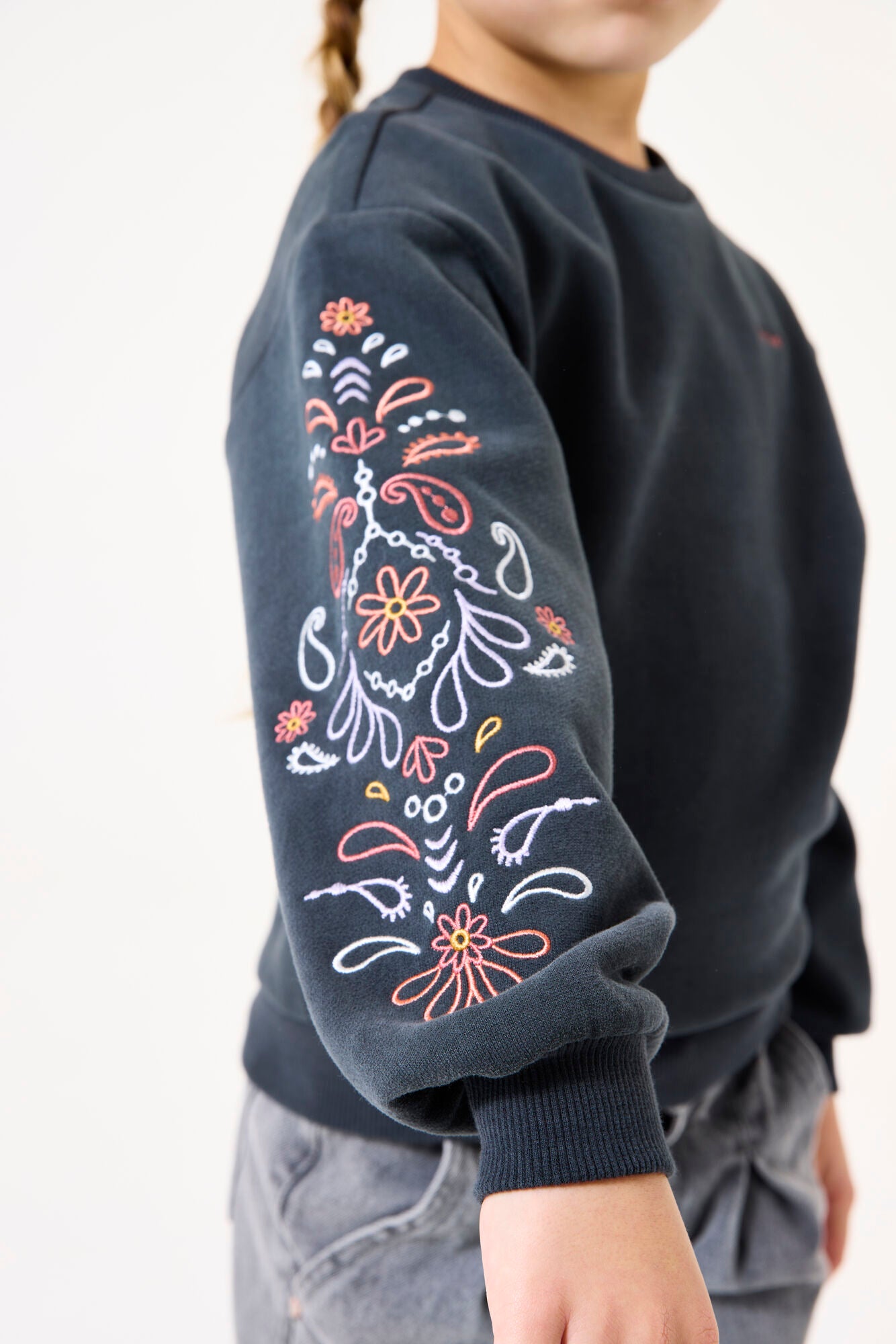 Garcia - Dunkelgrau & Stickerei Sweatshirt