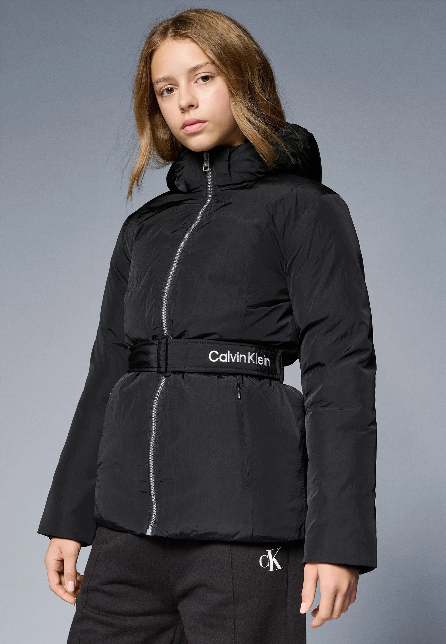 Calvin Klein - Veste ceinturée noire avec capuche