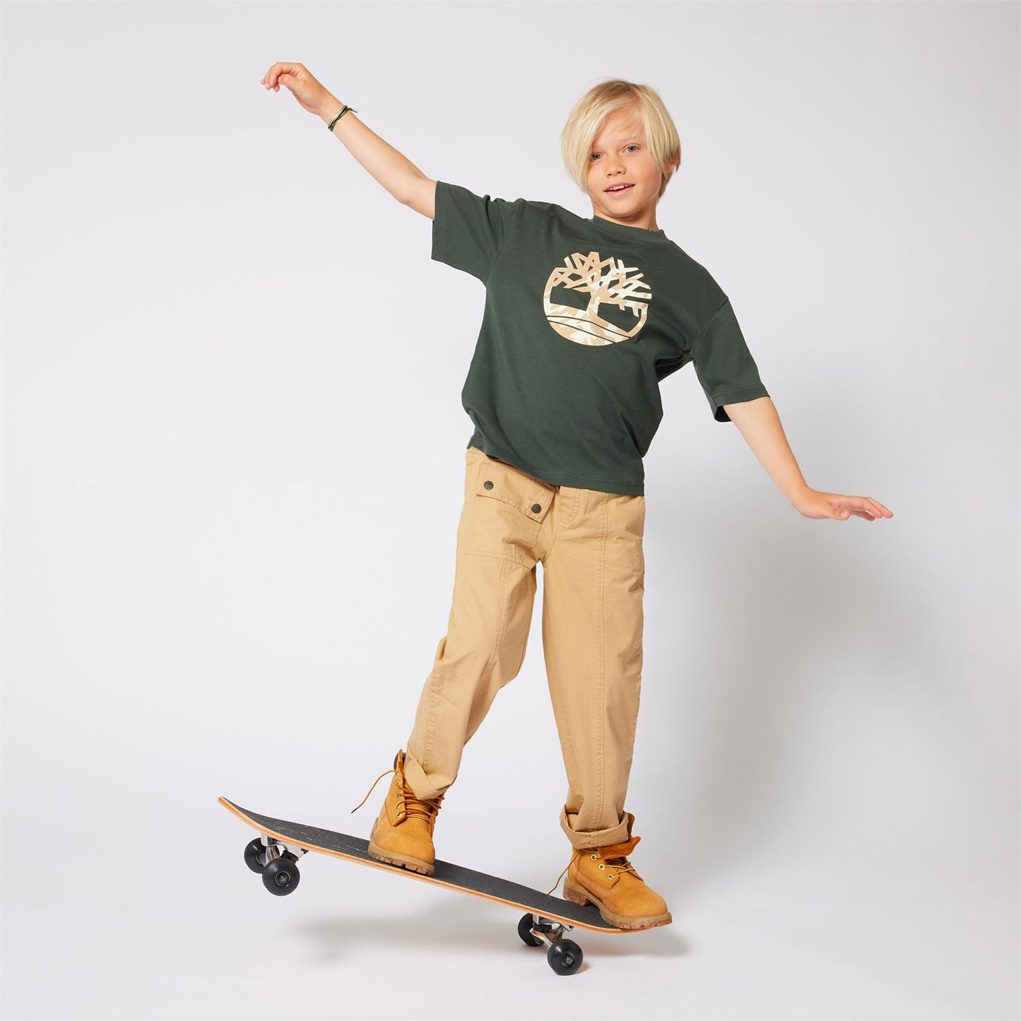 Timberland - T -shirt gemaakt losse kaki & relief illustratie op de voorkant