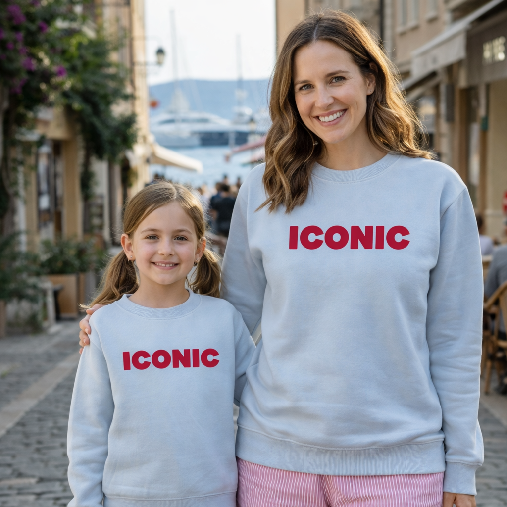 Mutter und Tochter – IKONISCHES himmelblaues Sweatshirt