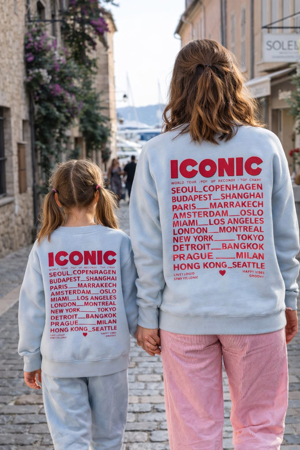 Mutter und Tochter – IKONISCHES himmelblaues Sweatshirt