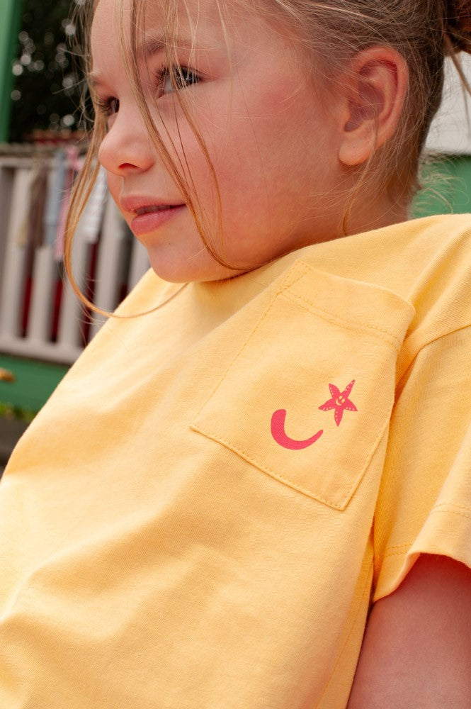 Jubel - Lazy Lagoon gelbes T-Shirt mit Rückenaufdruck